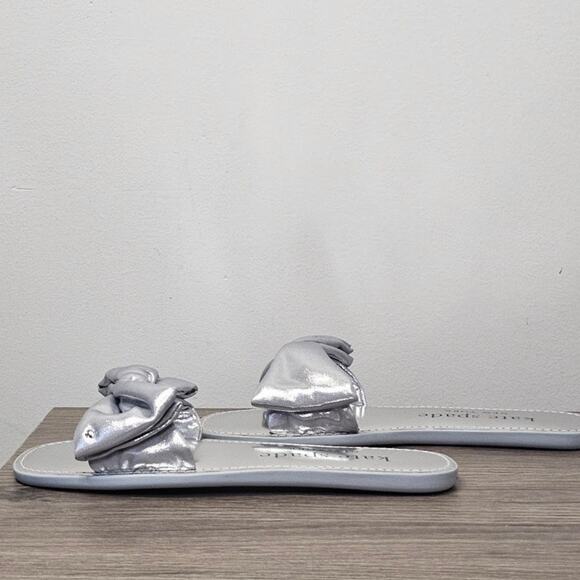 kate spade new york  Women's Bikini Bow Slide Sandals Size 9 Silver NWT - Picture 1 of 7